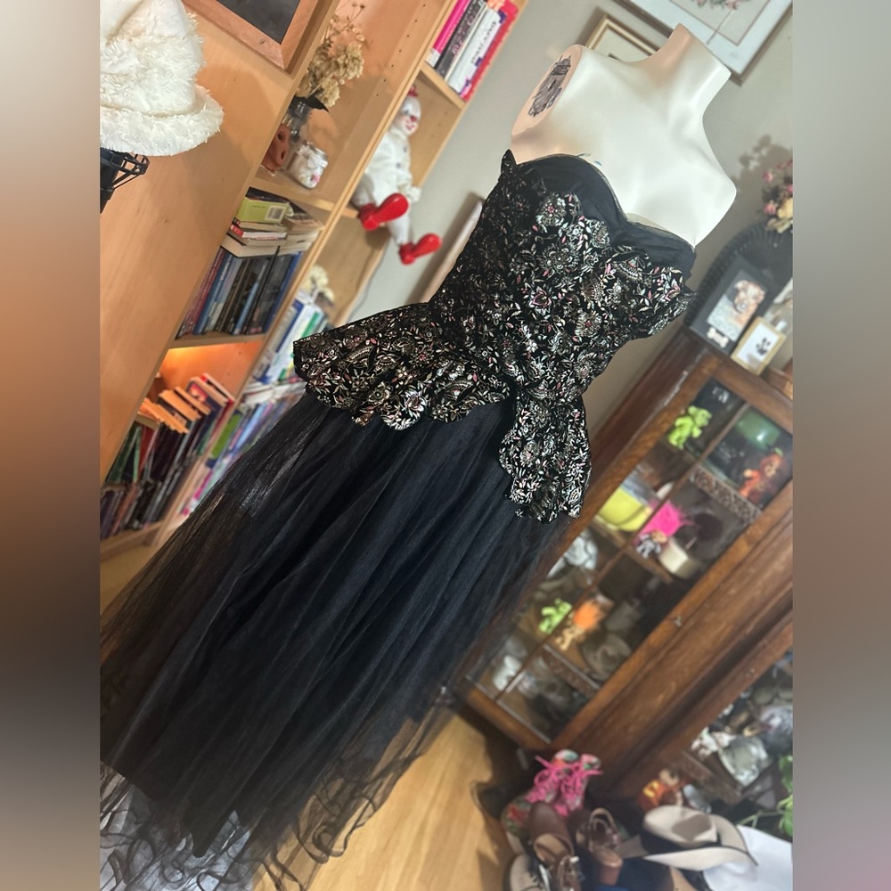Strapless Black Floral Embroidered Peplum Dress - Picture 5 of 16